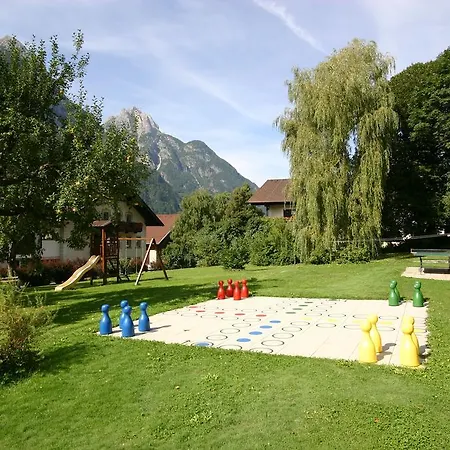 Spiele- Und Buchhotel Tschitscher Hotel