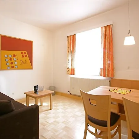 Szálloda Spiele- Und Buchhotel Tschitscher