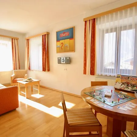 Szálloda Spiele- Und Buchhotel Tschitscher 3*