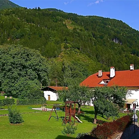 Spiele- Und Buchhotel Tschitscher