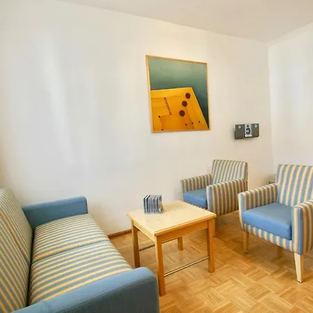 Szálloda Spiele- Und Buchhotel Tschitscher