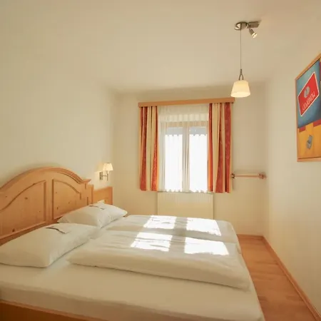Hotel Spiele- Und Buchhotel Tschitscher 3*