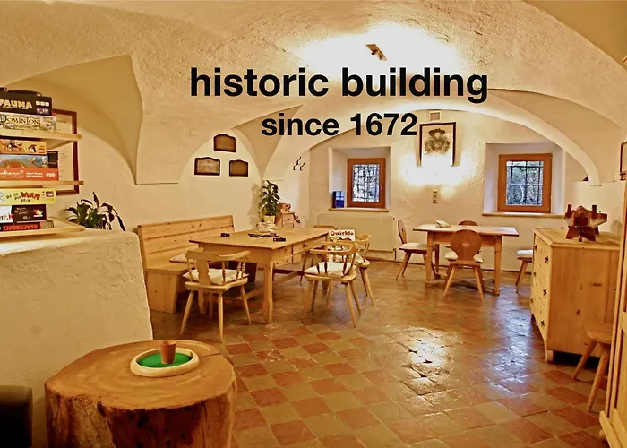 فندق Spiele- Und Buchhotel Tschitscher