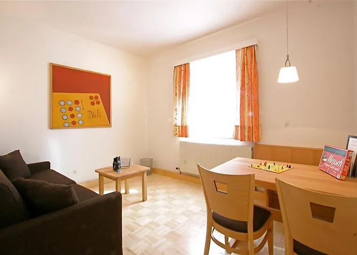 فندق Spiele- Und Buchhotel Tschitscher