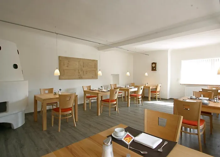 فندق Spiele- Und Buchhotel Tschitscher 3*