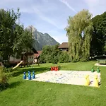 Spiele- Und Buchhotel Tschitscher فندق