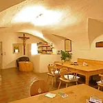 Spiele- Und Buchhotel Tschitscher فندق 3*