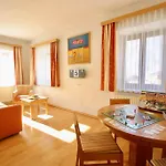 فندق Spiele- Und Buchhotel Tschitscher 3*