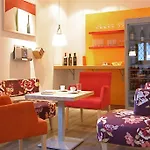 Spiele- Und Buchhotel Tschitscher Nikolsdorf