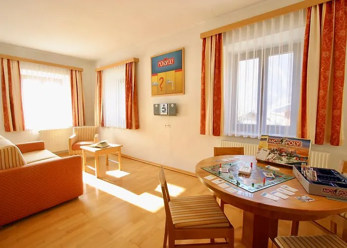 Hotel Spiele- Und Buchhotel Tschitscher 3*